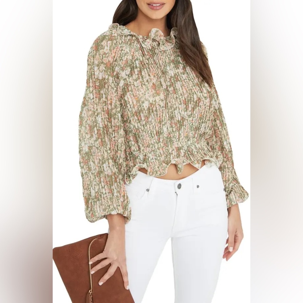 Vici Floral Pleated Long Sleeve Small NWT